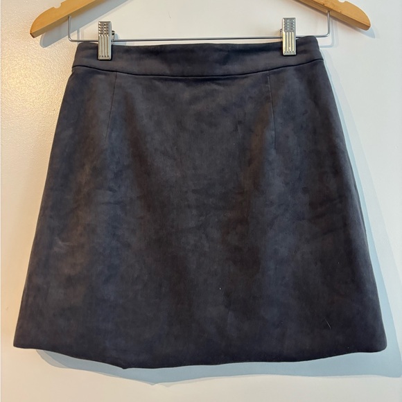 Aritzia Wilfred Free Suede Mini Skirt Size Small - Picture 2 of 3
